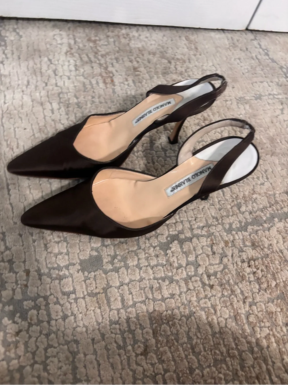 Manolo Blahnik brown satin Pointed Slingback Pumps size 39